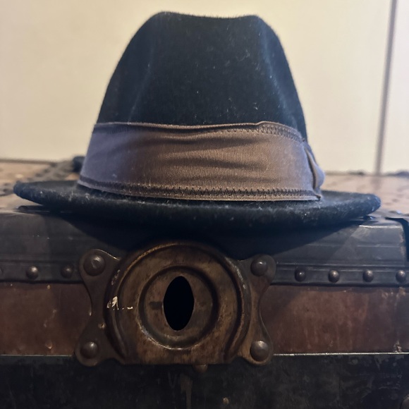 Goorin Bros. used. - Picture 2 of 3